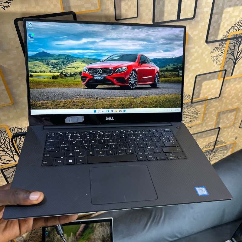 Dell XPS 15 9550 | Intel Core i7 (8CPUs @2.6GHz) | 16GB RAM - 512GB SSD -  2GB Dedicated Nvidia Graphics (GTX 960M) | Touchscreen | 4K Display