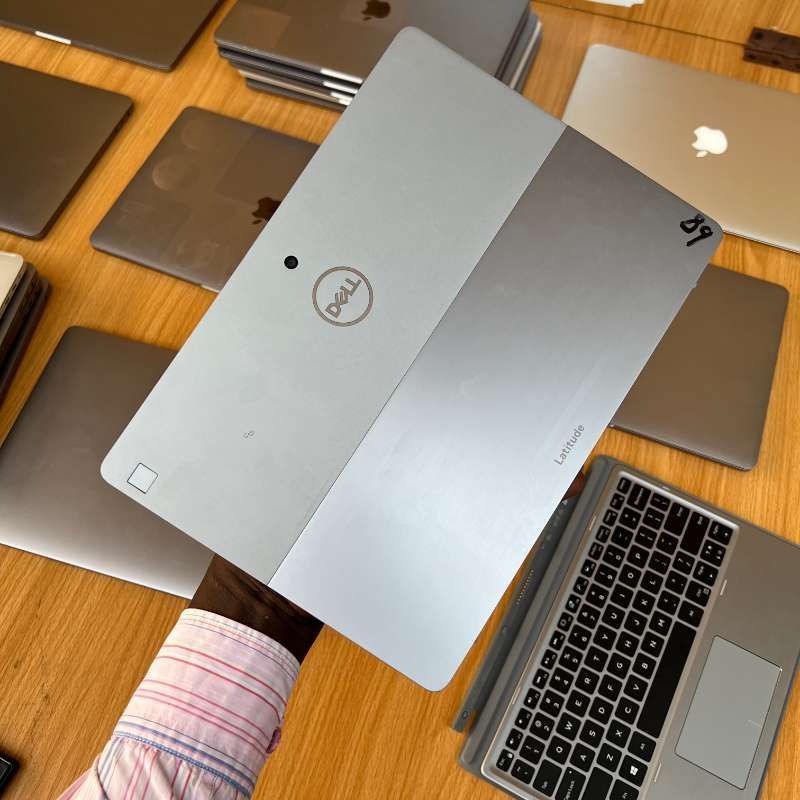 Dell Latitude 7200 2-in-1 | Intel Core i7 (8CPUs @2.1GHz