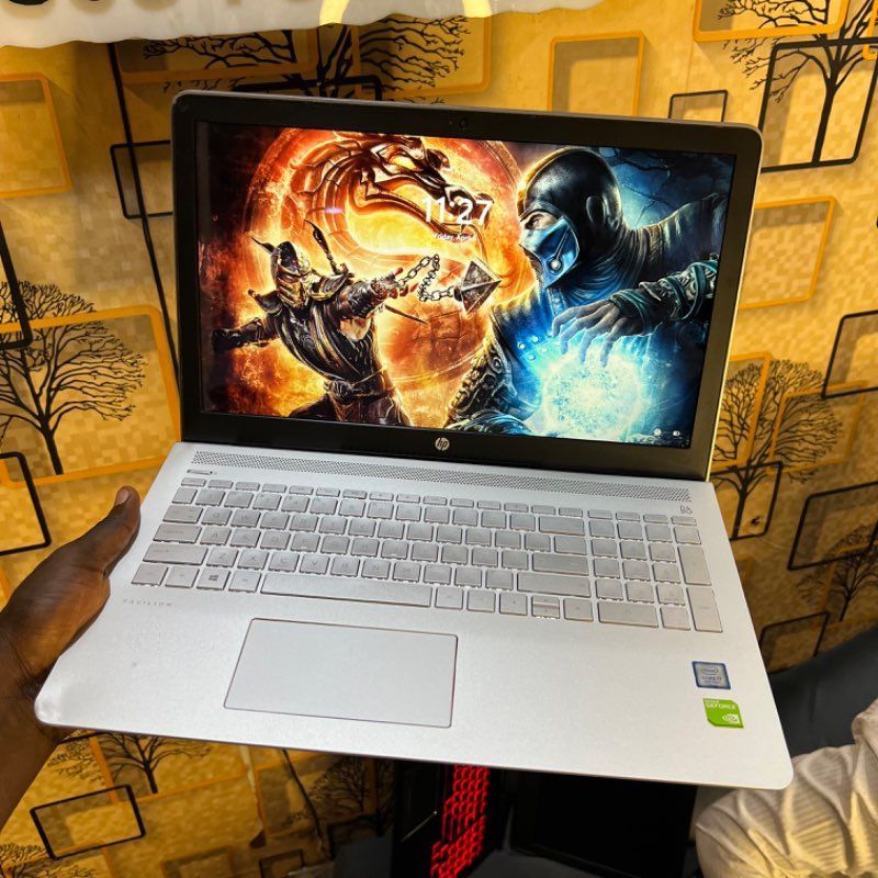 Hp Pavilion Laptop 15-cc1xx | Intel Core i7 (8CPUs @2.0GHz) | 16GB