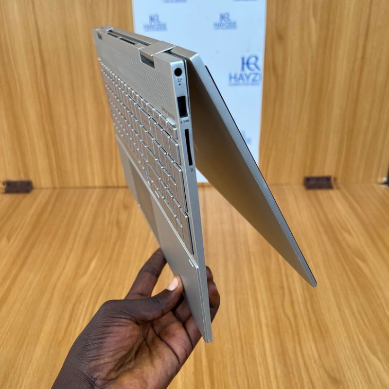 HP Envy x360 2-in-1 15m-ed1xxx | Intel Core i5 (8CPUs @2.4GHz