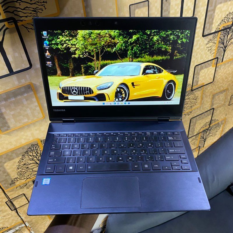 Toshiba Portege X20W-D | Intel Core i5 (4CPUs @2.7GHz) | 8GB RAM