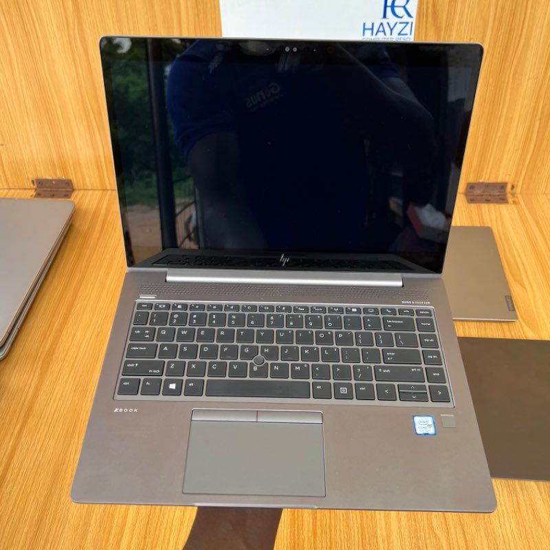 Hp Zbook 14u G5 | Intel Core i7 (8CPUs @2.1GHz) | 16GB RAM - 512GB SSD -  2GB Dedicated Radeon WX3100 | Touchscreen