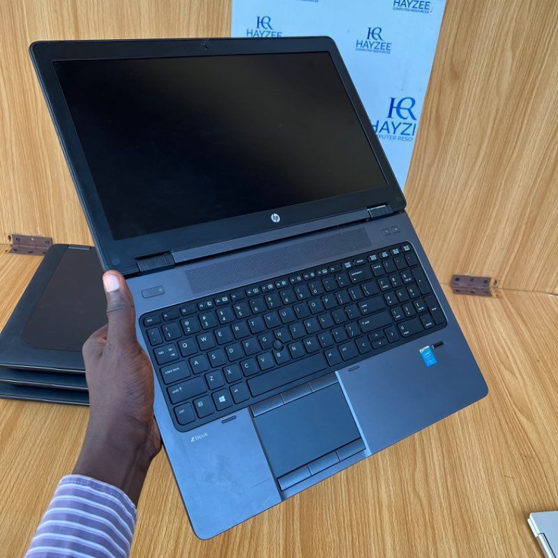 HP ZBook 15 G2 | Intel Core i7 (8CPUs @2.8GHz) | 16GB RAM - 750GB