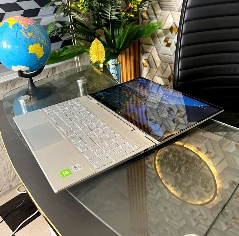 【美品】HP ENVY x360 Convertible Model15 HP ENVY x360 Convertible 15-DR1003CA / Intel Core i7-10510U