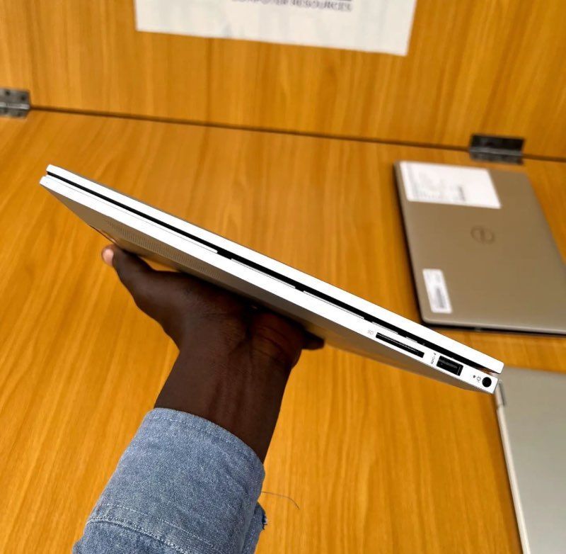 HP Envy X360 Convertible 15-ed0xxx | Intel Core i7 (8CPUs @2.3GHz