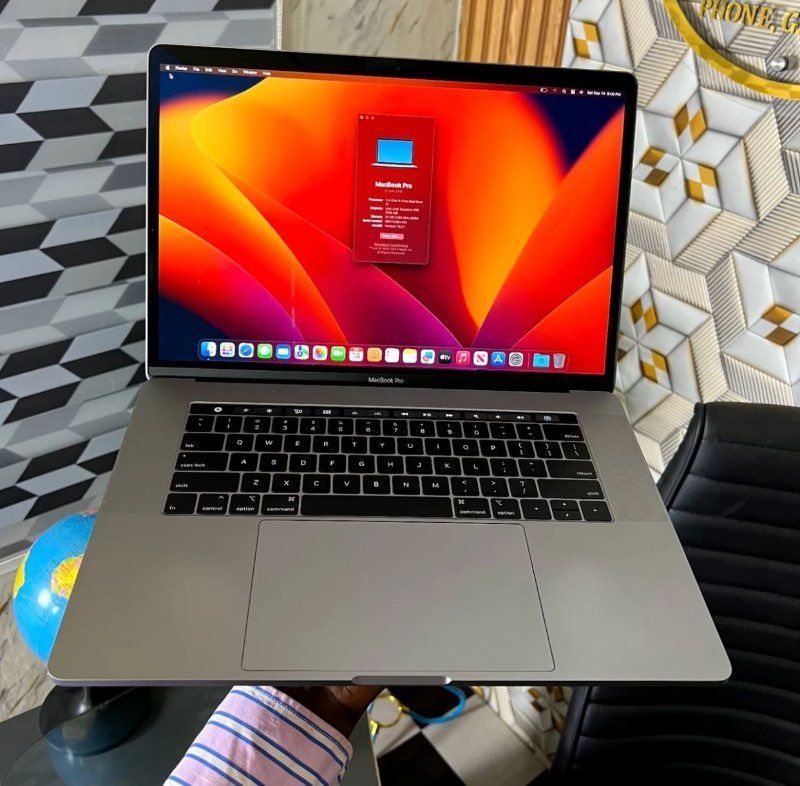 MacBook pro 16インチ 2019 i9 32GB 1TB CTO MacBook Pro (16-inch
