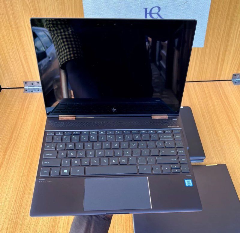 HP Spectre x360 Convertible 13-ae0xx | Intel Core i7 (8CPUs