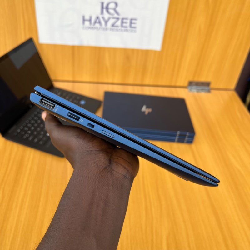 HP Elite Dragonfly | Intel Core i7 (8CPUs @2.1GHz) | 16GB RAM