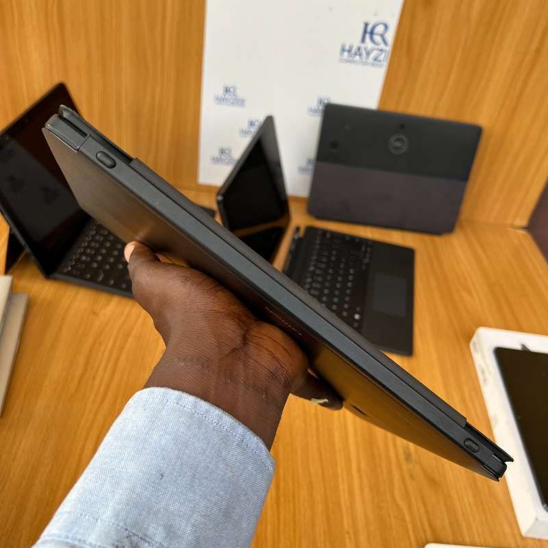 Dell Latitude 5290 2-in-1 | Intel Core i7 (8CPUs @2.1GHz) | 16GB