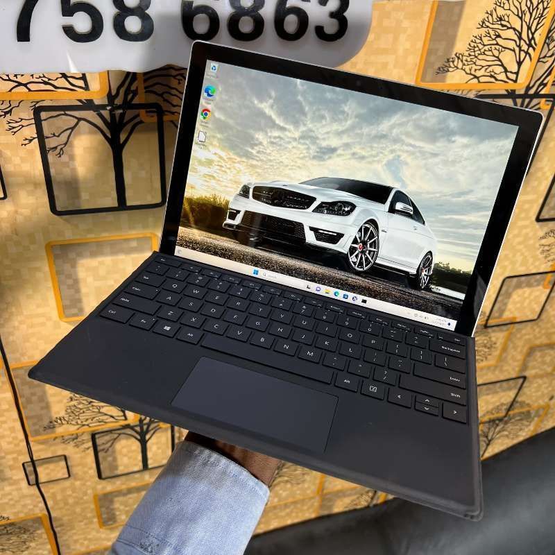 Dell Latitude 5290 2-in-1 | Intel Core i7 (8CPUs @2.1GHz) | 16GB