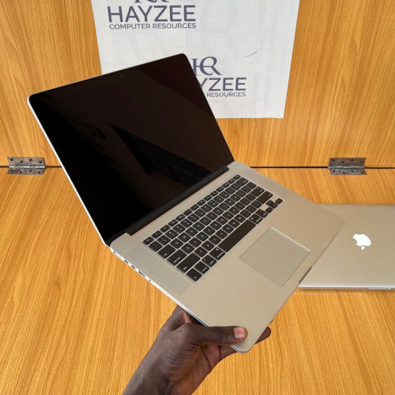 MacBook Pro (15-inch, 2014) | 2.8GHz Quad-Core intel Core i7 