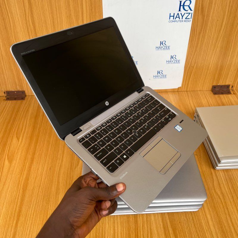 Hp Elitebook 820 G3 | Intel Core i7 (4CPUs @2.8GHz) | 8GB RAM