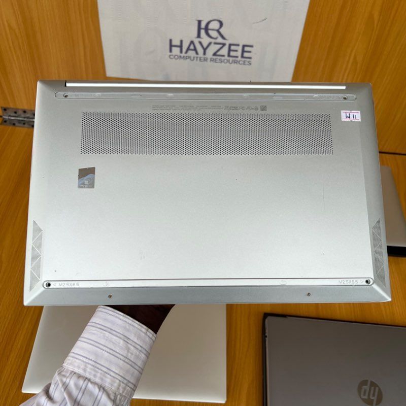 HP Pavilion Laptop 15-eg0xxx ノートpc HP Pavilion Laptop 15-eg1xxx | Intel Core i7 (8CPUs @2.9GHz