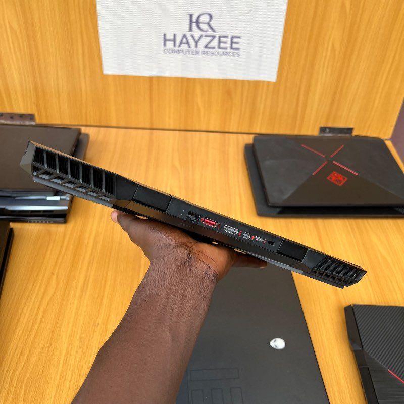 OMEN by HP Laptop 15-dc0xxx | Intel Core i5 (8CPUs @2.3GHz) | 16GB