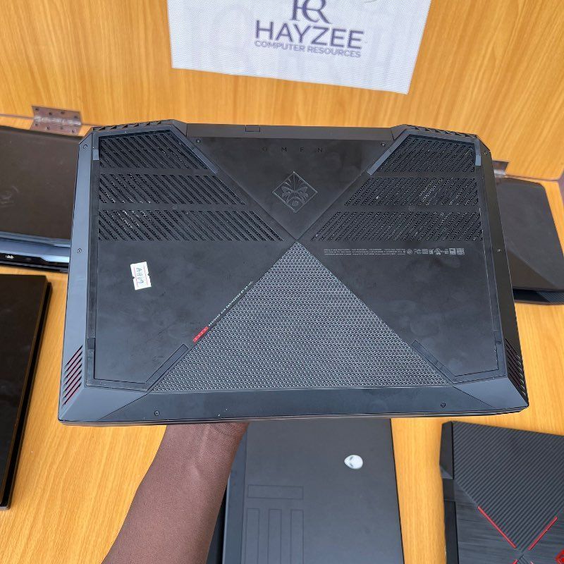 中古_OMEN by LAPTOP 15-ce0xx OMEN by HP Gaming Laptop 15