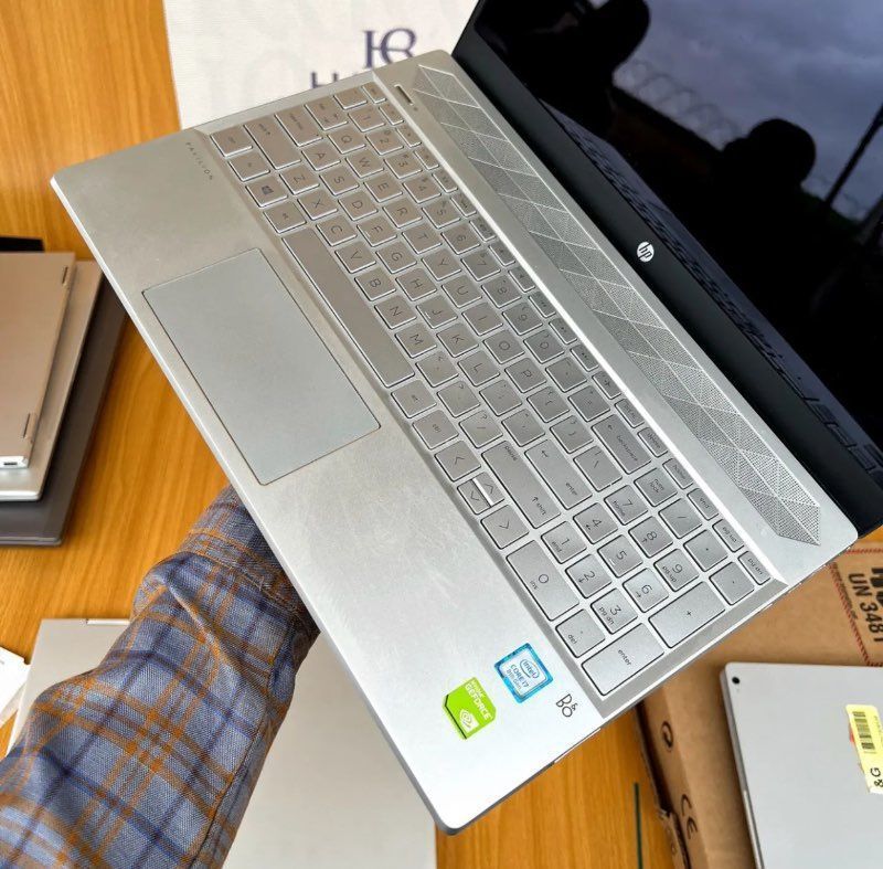 HP Pavilion 15-cs0XX 第8世代corei5搭載 HP Pavilion Laptop 15-cs0xxx | Intel Core i7 (8CPUs @2.0GHz