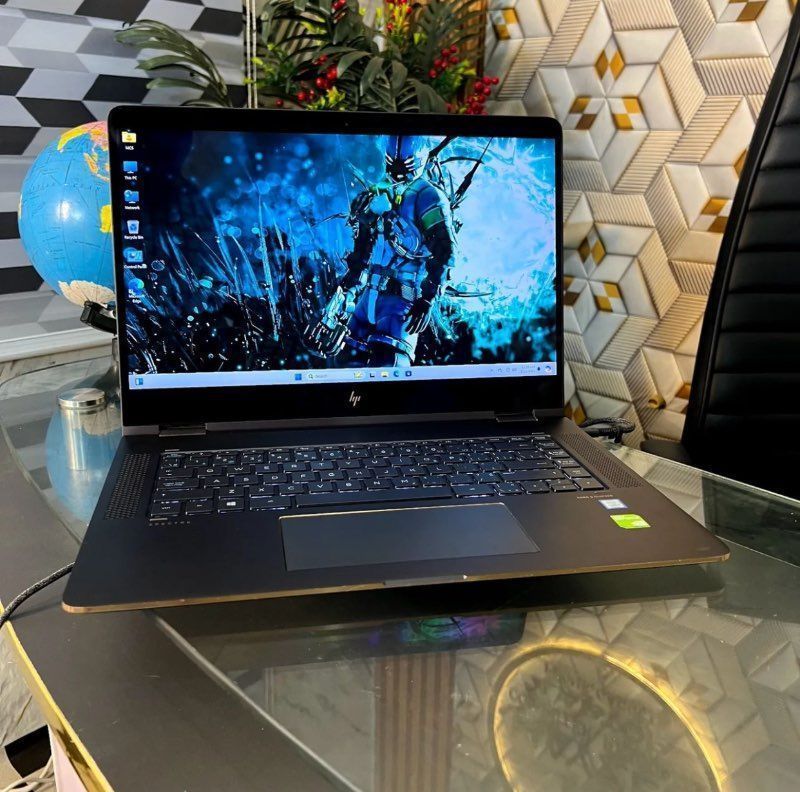 HP Spectre x360 Convertible 15-bl1XX | Intel Core i7 (8CPUs @2.0