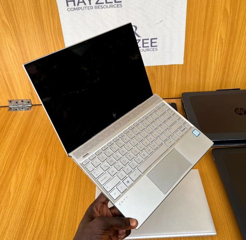 Windowsノート本体 HP ENVY Laptop 13-ah0xxx HP Envy Laptop 13-ah0xxx | Intel Core i7 (8CPUs @2.0GHz) | 8GB RAM