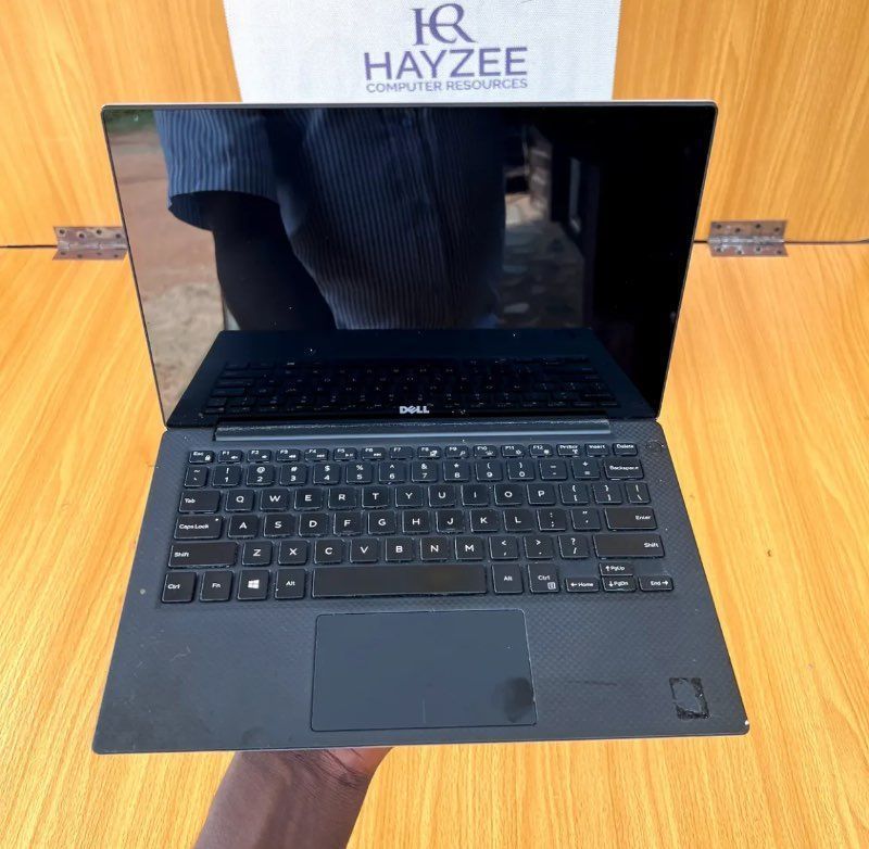 Dell XPS 13 9343 | Intel Core i5 (4CPUs @2.2GHz) | 8GB RAM - 256GB