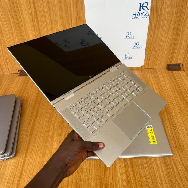 HP Envy x360 Convertible 15m-es0xxx | Intel Core i7 (8CPUs) | 16GB