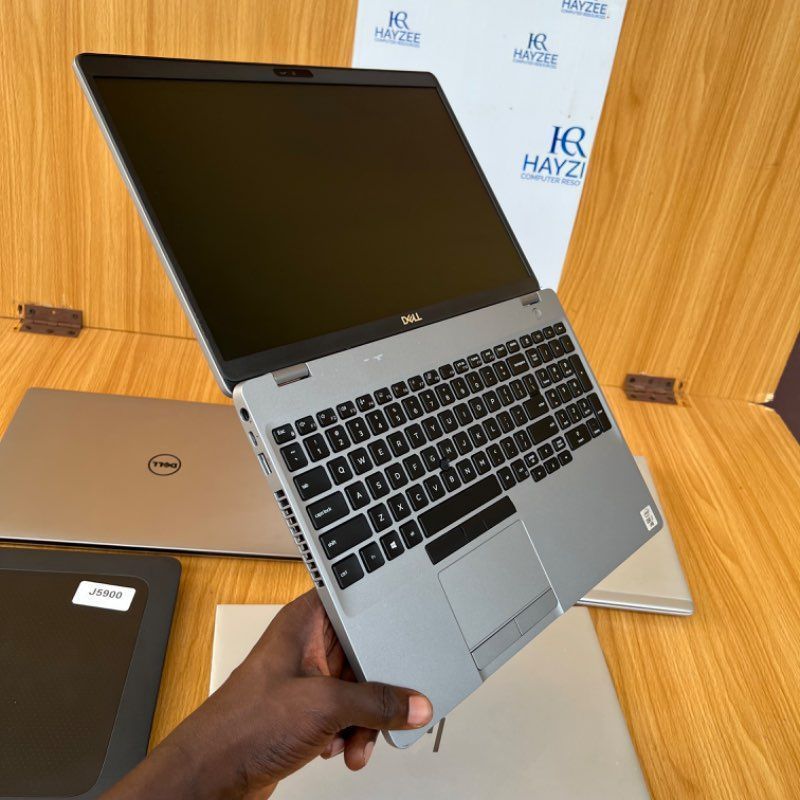 Dell Latitude 5511 | Intel Core i7 (12 CPUs @2.7GHz) | 16GB RAM