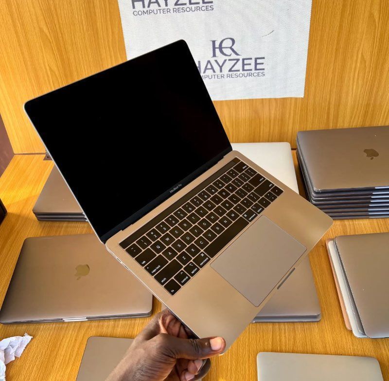 MacBook Pro (13-inch, 2018) | 2.7GHz Quad-Core, intel Core i7
