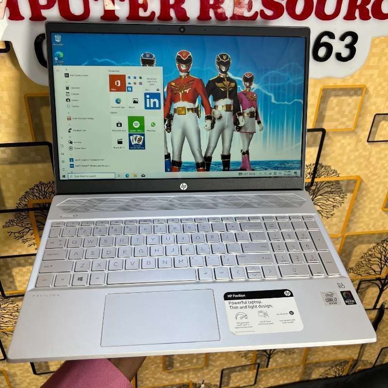 HP Pavilion Laptop 15-cs3xxx | Intel Core i7 (8CPUs) | 32GB RAM