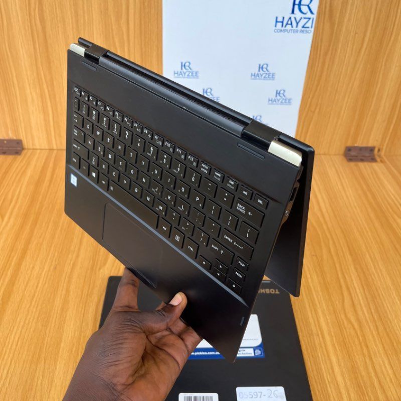 Toshiba Portege X20W-D | Intel Core i5 (4CPUs @2.7GHz) | 8GB RAM