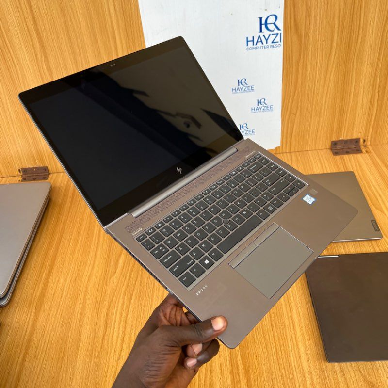 Hp Zbook 14u G5 | Intel Core i7 (8CPUs @2.1GHz) | 16GB RAM - 512GB SSD -  2GB Dedicated Radeon WX3100 | Touchscreen