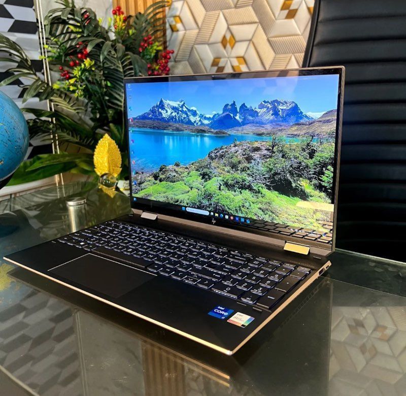 HP Spectre x360 Convertible 15-eb1xxx | Intel Core i7 (8CPUs