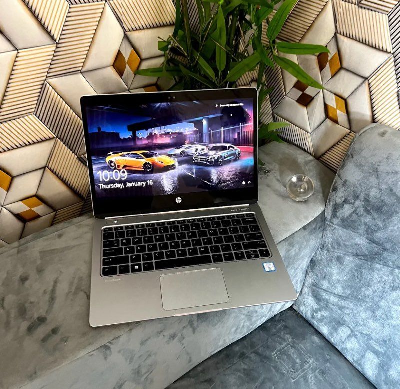 Hp Elitebook Folio G1 | Intel Core m7 (4CPUs) | 8GB RAM