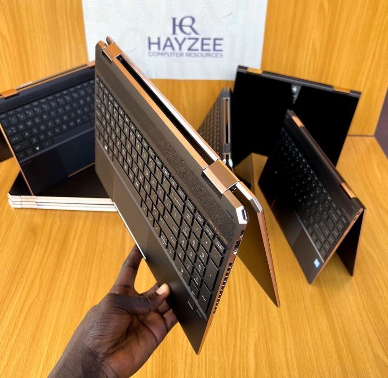 HP Spectre x360 Convertible 15-eb0xxx | Intel Core i7 (8CPUs
