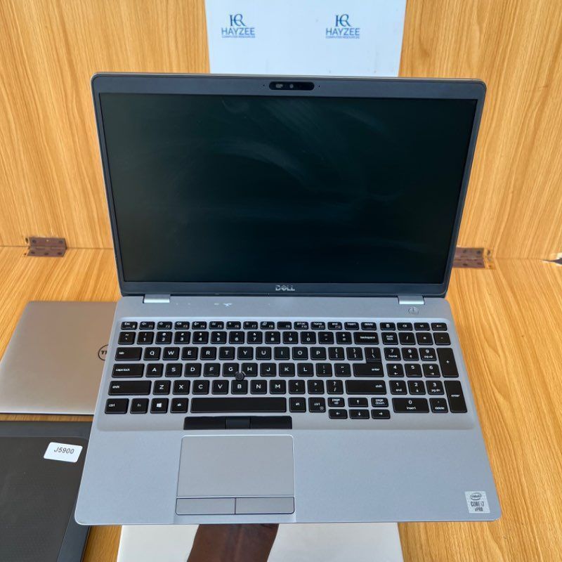 Dell Latitude 5511 | Intel Core i7 (12 CPUs @2.7GHz) | 16GB